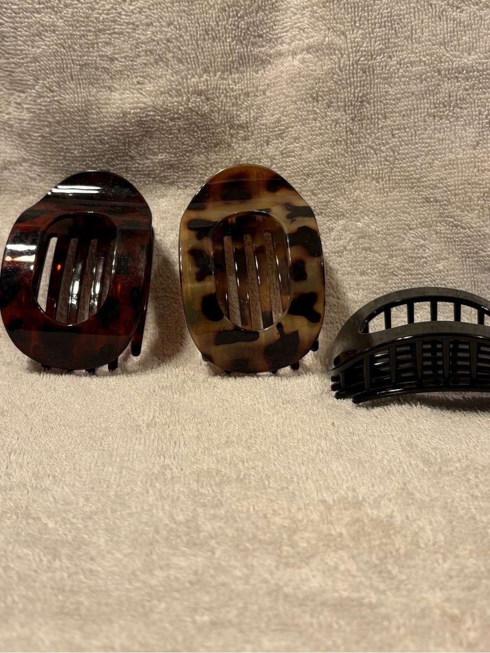 Tortoiseshell and Black Men’s Hair Claw Clips - 3 Pack